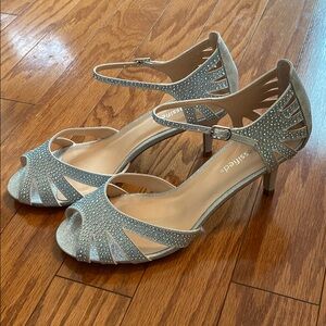 City Classified Silver Sparkle Sandal Size 9. NEW